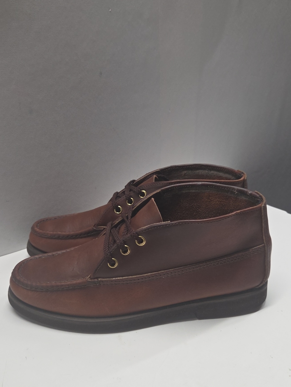 Men's Brown Leather Chukka Boots with Lace-Up Eyelets Size 7.5D RARE